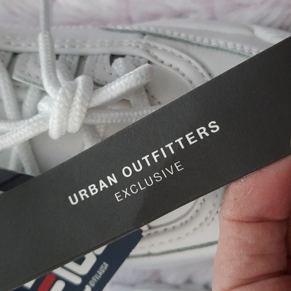 Fila Disrupter 2 Urban Outfitters Exclusive White Lace Up Tennis Sneaker Size8.5 - Picture 13 of 13